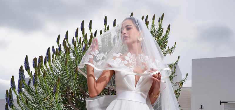 accessori da sposa per il 2025: i veli ricamati